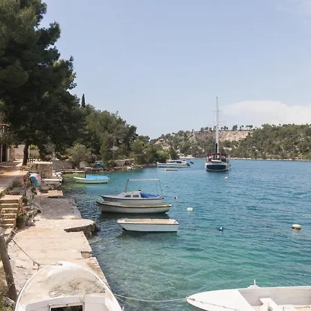 Apartments By The Sea Bobovisca Na Moru, Brac - 11901