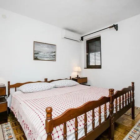 Apartment Apartments By The Sea Bobovisca Na Moru, Brac - 11901 Lozisce